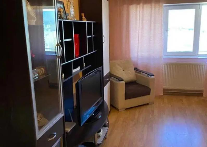 Apartament Cu 3 Camere Decomandate Zona Obcini - 4