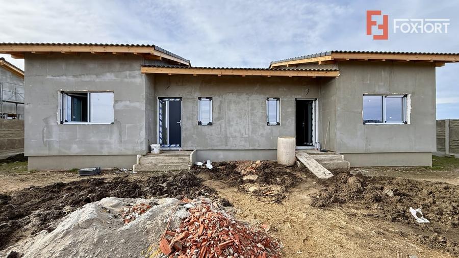 Duplex de vanzare, 3 camere pe parter + pod - Mosnita Veche - 1