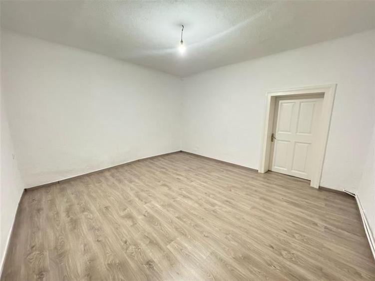 Apartament 3 camere la casa zona Centrala - 4