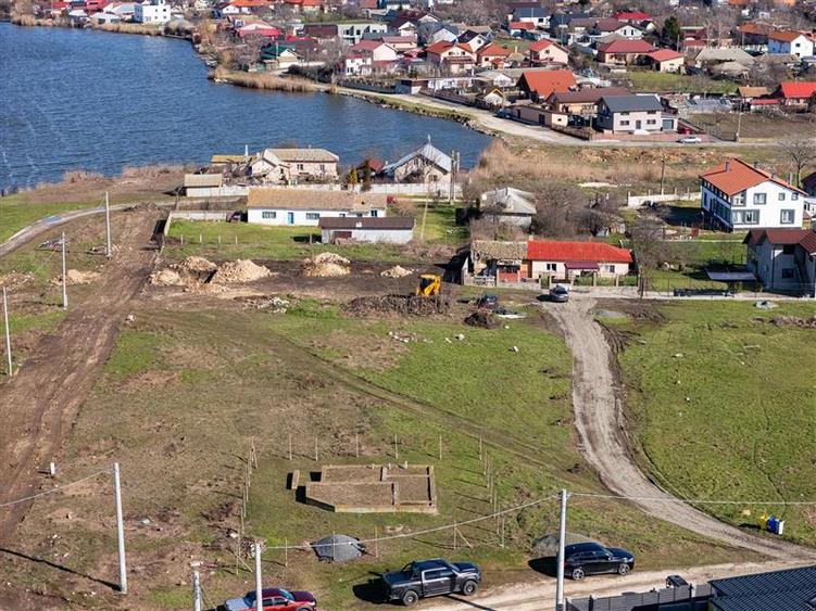 Teren Intravilan 2380 mp Langa Lac, Corbu - 18