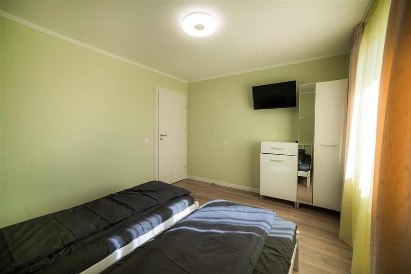 RECO, VILA MODERNA 7 DORMITOARE, BAILE 1 MAI - 26