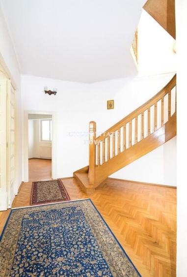 Vila singur curte Rezidential / Birouri intre Dacia si Stefan cel Mare cu garaj - 17