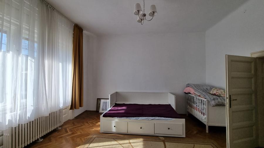 Casa individuala cu teren 421 mp zona Titulescu - 10