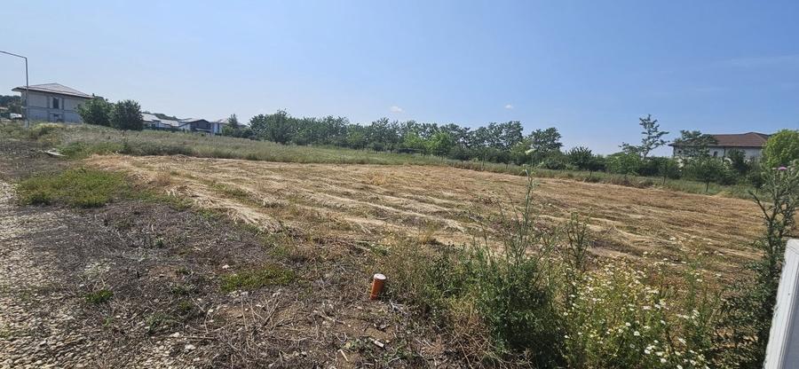 Teren Construcții intravilan de 600 mp, în Gulia