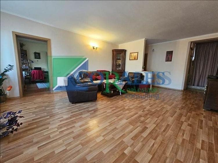 Casa individuala. Zona Aradului. Suprafete generoase. - 1