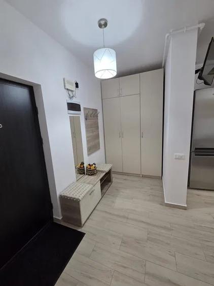 Apartament cu 2 camere decomandat, mobilat în Apărătorii Patriei