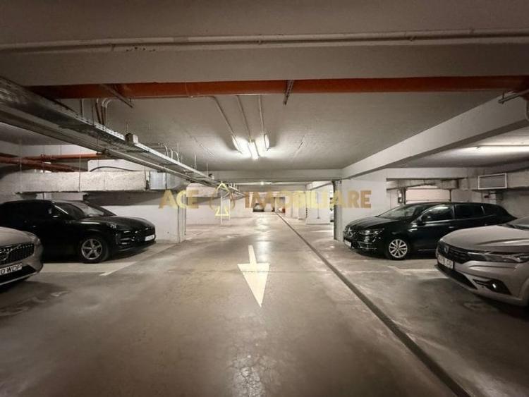 Apartament cu 3 camere decomandat, mobilat în Regie