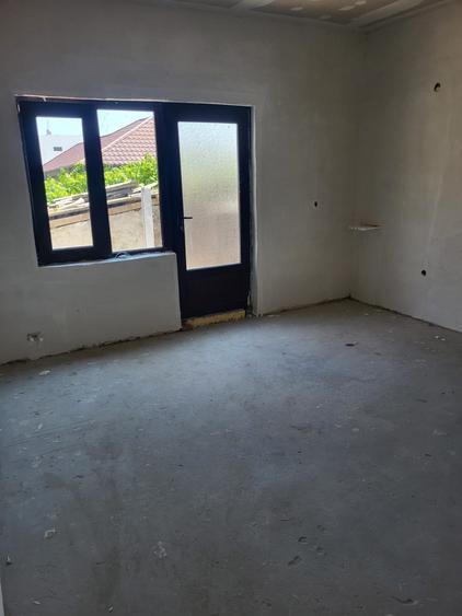 Casă individuală cu 5 camere cu Teren 200 Mp în Lumina