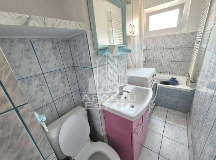 Apartament cu 3 camere de vanzare, centrala proprie, zona Dambovita - 8