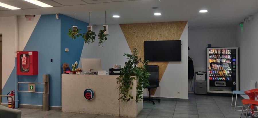 Spatiu 250 mp in cladire birouri Str. Semilunei DOAR ORAR DE SEARA SI NOAPTEA - 21