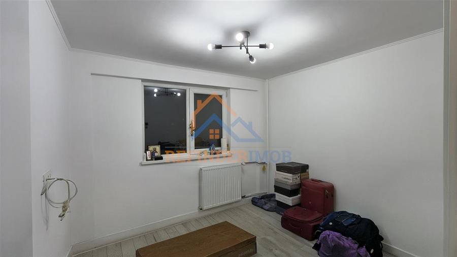 Apartament de vanzare cu 2 camere, zona Titan - Auchan - 3