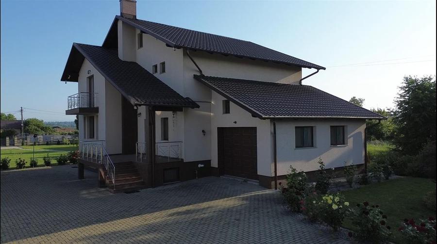 Casa Superba! In Suceava! Teren 1800 mp! De vanzare! 0727817187 - 2