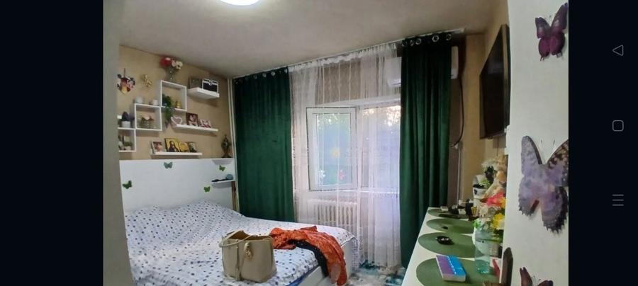 Apartament cu 3 camere semidecomandat în Veteranilor