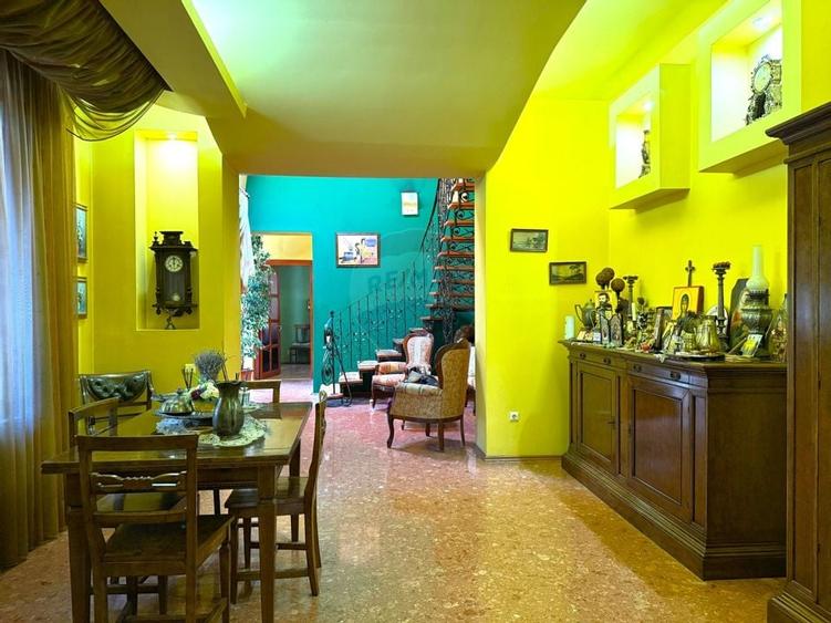 Casa interbelica de vanzare - probabil cea mai frumoasa din Roman - 10