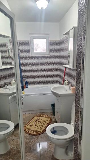 Apartament cu 2 camere nedecomandat în Horia