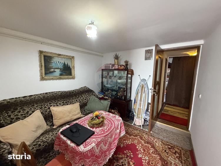 Casă cu 5 camere cu Teren 3344 Mp în Țifești