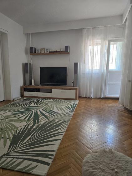 Garsoniera etaj 1 UMT balcon baie si bucatarie din constructie amenajata integral mobilata utilata - 1