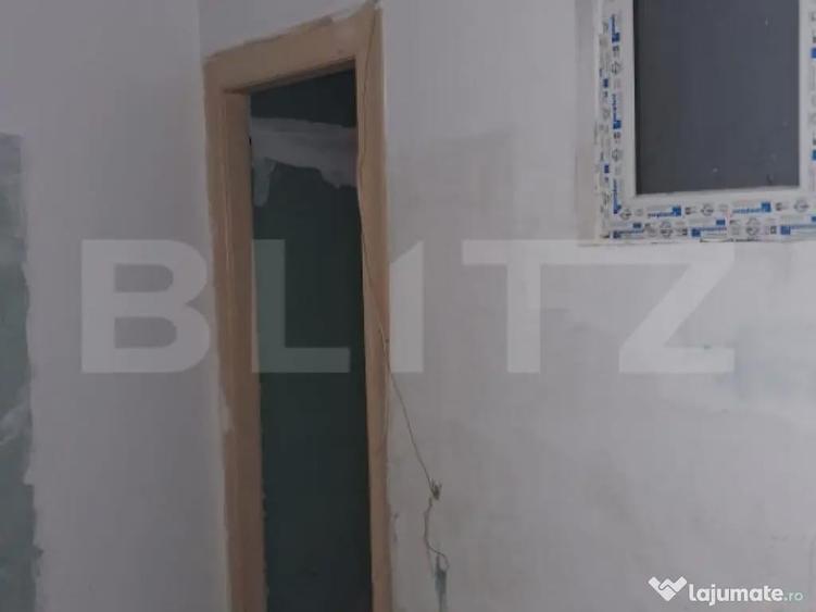 Spa?iu comercial 160 mp + terasa 40 mp, langa Pia?a Sfa - 9