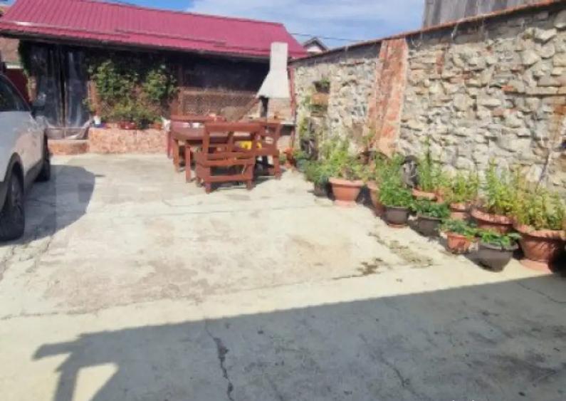 Casa 5 camere, Sacele , panouri solare 6kw, terasa , 835 mp - 9