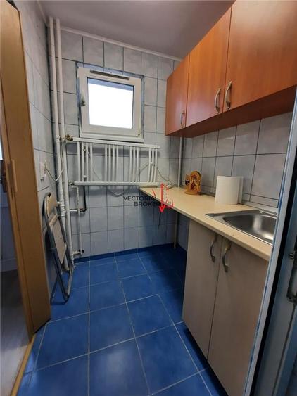 Bd. 1 Decembrie 1918 garsoniera - 1