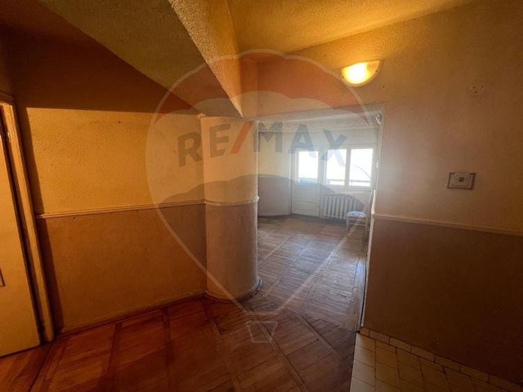 Apartament cu 4 camere de vanzare in zona Central - 14
