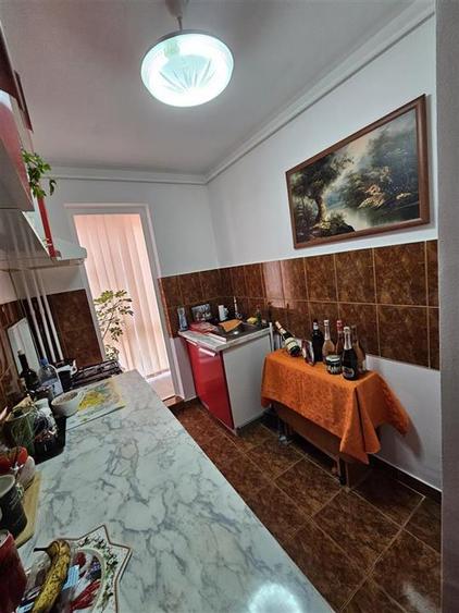 Apartament 3 camere decomandate, zona Astra - 6