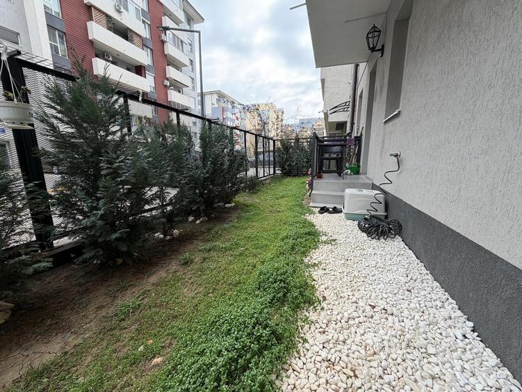 Apartament 2 camere - curte  27mp -  loc de parcare - Metrou Berceni 15minute - 10