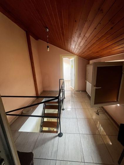 Proprietar inchiriez apartament la curte comuna (3 camere) - 2
