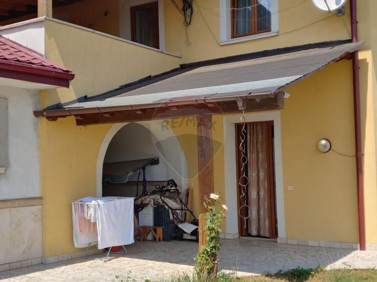 Casă / Vilă de lux cu 5 camere de vânzare în Vadu Moldovei, Suceava - 6