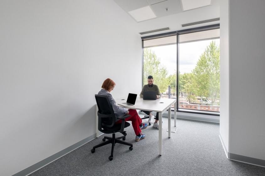 Spațiu de birou frumos proiectat pentru 1 persoană în Spaces Campus 6 - 8