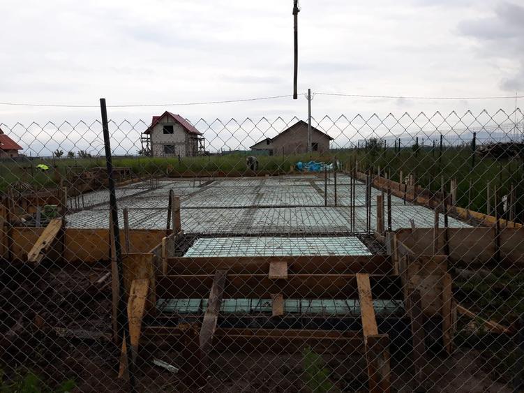 Teren 1000 mp pentru constructie case , cu fundatie si proiect - 3