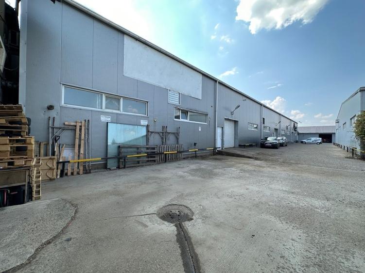 Proprietar- inchiriez hala incalzita, str. Aurel Vlaicu 78 - 2