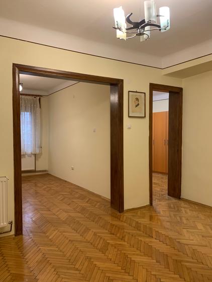 3 camere nemobilate, parter de bloc, centrala proprie - 1