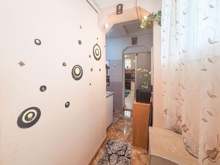 Casă de vânzare 2 camere  Mansarda + Pivnița - Belvedere - 18