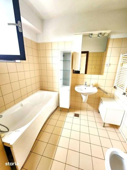 Apartament cu 4 camere în Tei