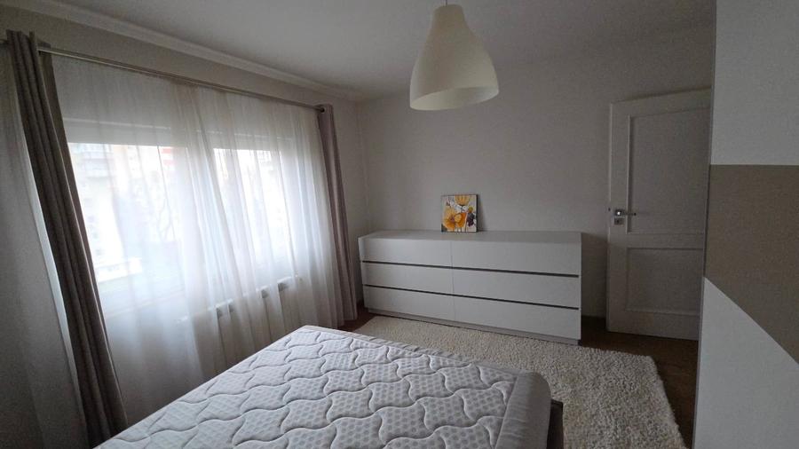 Apartament spatios si modern de inchiriat - 8