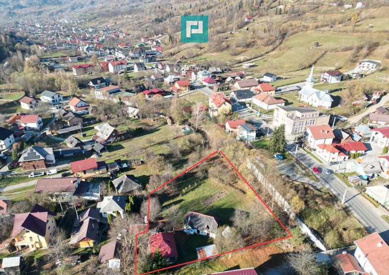 Casa de lemn, cu teren in Bor?a - 9