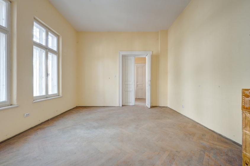 NOU pe Piata! Zona Armeneasca, str. Licurg nr.4. Casa-Vila, 7 camere.Teren 475mp - 3