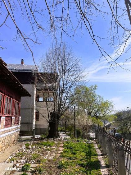 Casa de vanzare in Pucioasa lini?te, natura ?i poten?ial excelent - 6