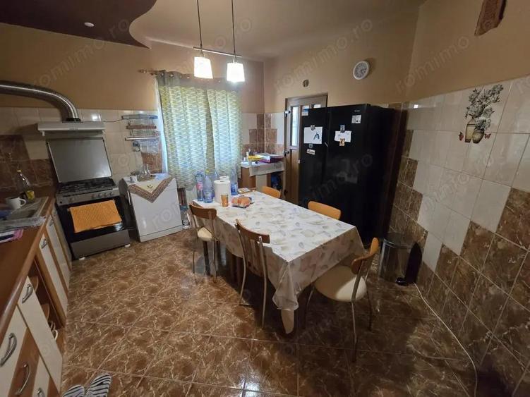 Casa Individuala cu 8 Camere ?i 4 Bai de Vanzare in Ciarda Ro?ie - 375.000 Euro - 3