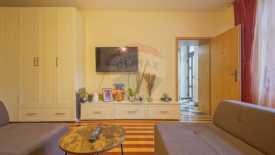 3 camere tip casă, parcare proprie, pod și magazie, Str. Lungă - 6