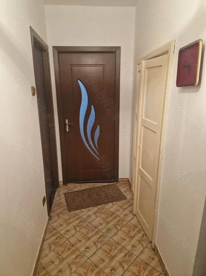 De VANZ. APART 2 cam, Et. 3 din 3 , 51mp., liber - 1