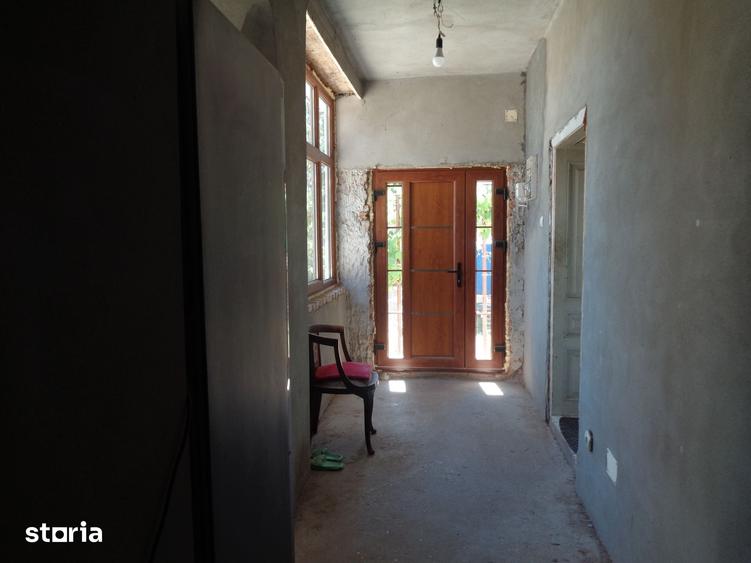 Casa solida, 2 locuri de casa 5132 mp, fs 42 ml, anexe , livada - 1