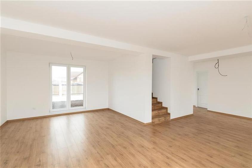 Vila calitativa, luminoasa linie, incalzire pardoseala, utilitati, Sanpetru, Bra - 2