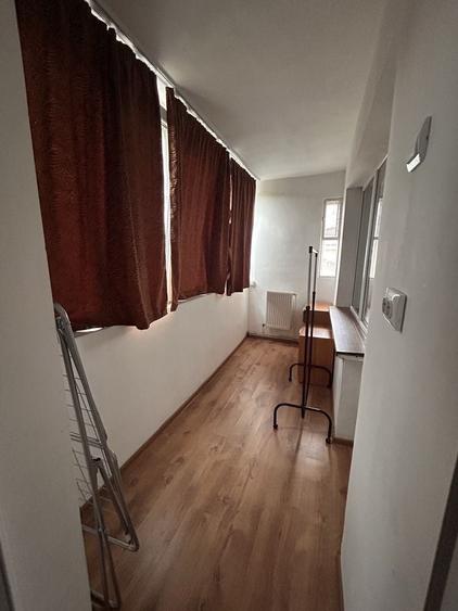 Apartament cu 3 camere în 1 Mai