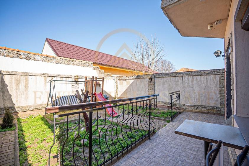 Casă individuală cu 5 camere cu Piscina în Palazu Mare