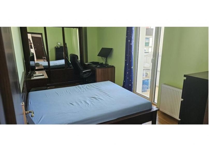 Apartament cu 3 camere semidecomandat în Nerva Traian