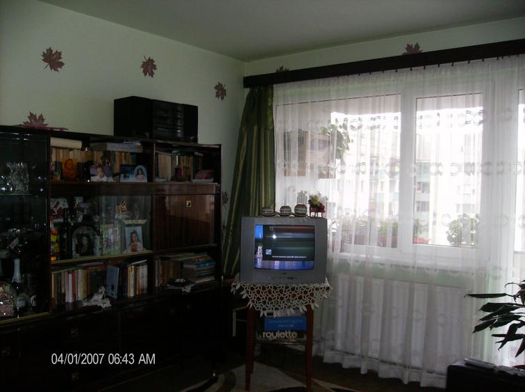 Apartament cu 2 camere semidecomandat, mobilat în Aleea Carpați