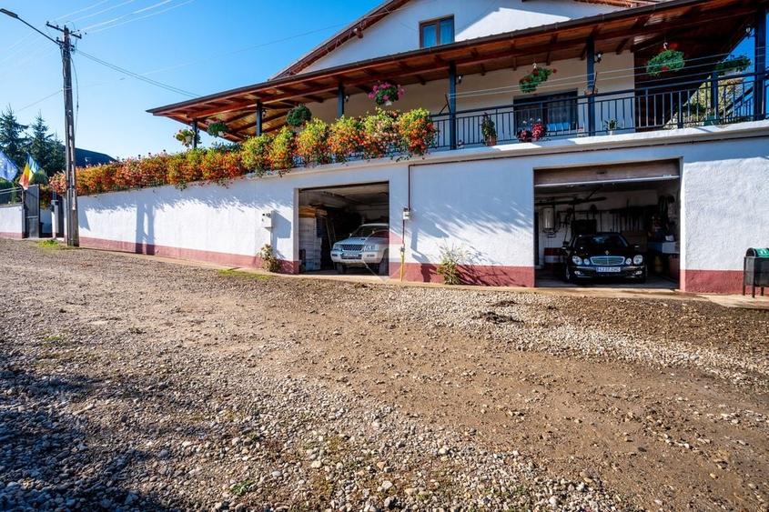 Casă individuală cu 5 camere cu Teren 3971 Mp în Berchieșu