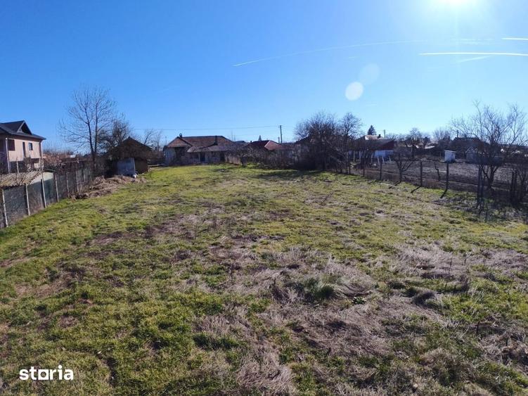 Casă cu 4 camere cu Teren 1770 Mp în Ciorani